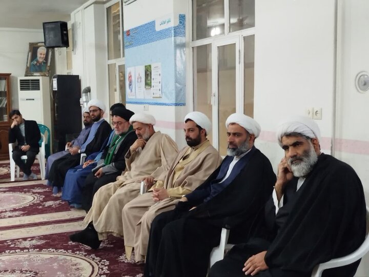 تصاویر/ نشست علمی بصیرتی‌ مدرسه علمیه امیرالمومنین(ع) آران و بیدگل