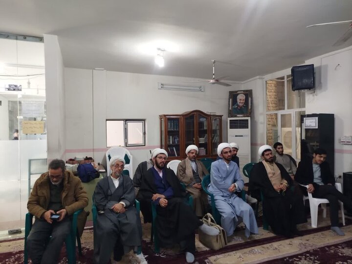 تصاویر/ نشست علمی بصیرتی‌ مدرسه علمیه امیرالمومنین(ع) آران و بیدگل