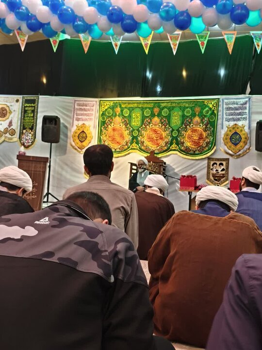 آیین تجلیل از همسران اساتید، کادر و طلاب ممتاز در حوزه علمیه مفیدیه سیرجان برگزار شد.