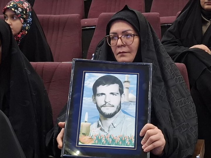 تصاویر/ویژه برنامه«شاهرگ عزت»به مناسبت سالگرد شهادت حاج قاسم سلیمانی و ابومهدی المندس درکاشان