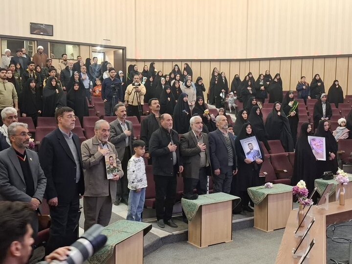 تصاویر/ویژه برنامه«شاهرگ عزت»به مناسبت سالگرد شهادت حاج قاسم سلیمانی و ابومهدی المندس درکاشان