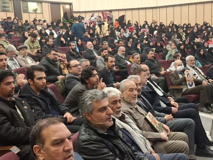 تصاویر/ویژه برنامه«شاهرگ عزت»به مناسبت سالگرد شهادت حاج قاسم سلیمانی و ابومهدی المندس درکاشان