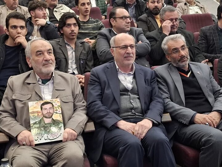 تصاویر/ویژه برنامه«شاهرگ عزت»به مناسبت سالگرد شهادت حاج قاسم سلیمانی و ابومهدی المندس درکاشان