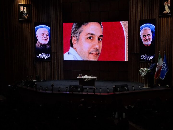 تصاویر/ویژه برنامه«شاهرگ عزت»به مناسبت سالگرد شهادت حاج قاسم سلیمانی و ابومهدی المندس درکاشان