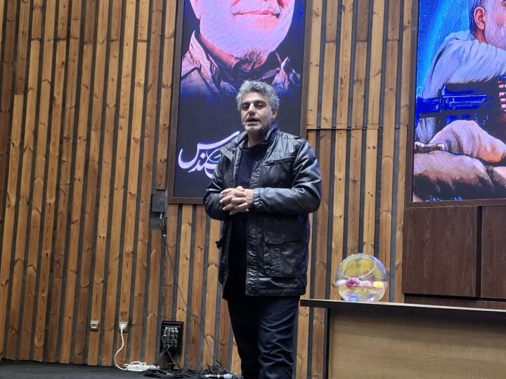 تصاویر/ویژه برنامه«شاهرگ عزت»به مناسبت سالگرد شهادت حاج قاسم سلیمانی و ابومهدی المندس درکاشان