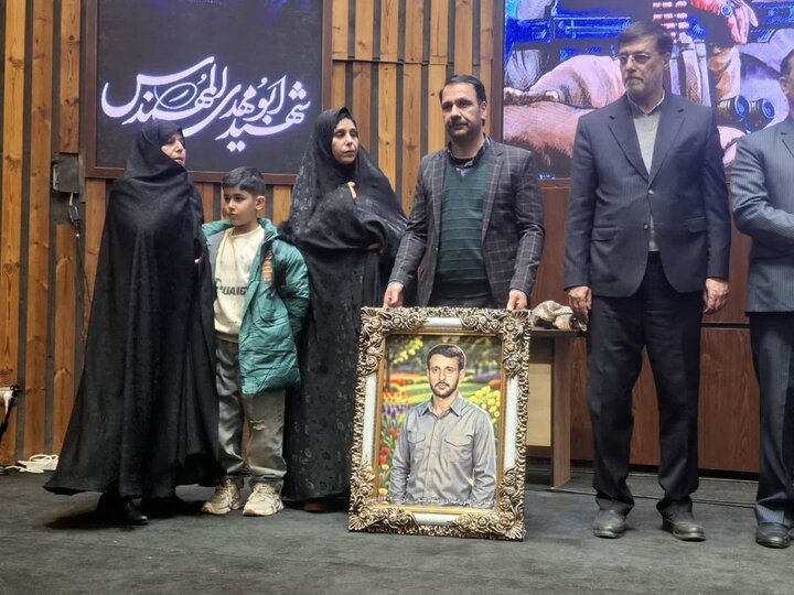 تصاویر/ویژه برنامه«شاهرگ عزت»به مناسبت سالگرد شهادت حاج قاسم سلیمانی و ابومهدی المندس درکاشان