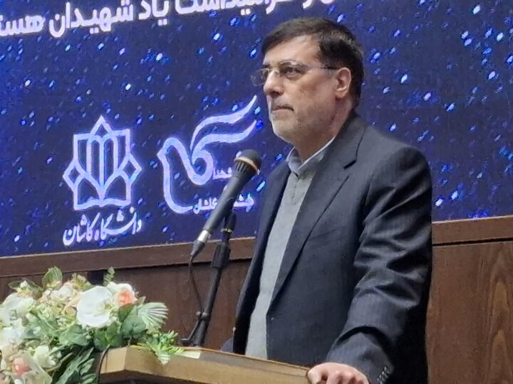 تصاویر/ویژه برنامه«شاهرگ عزت»به مناسبت سالگرد شهادت حاج قاسم سلیمانی و ابومهدی المندس درکاشان