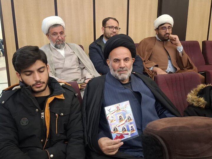 تصاویر/ویژه برنامه«شاهرگ عزت»به مناسبت سالگرد شهادت حاج قاسم سلیمانی و ابومهدی المندس درکاشان