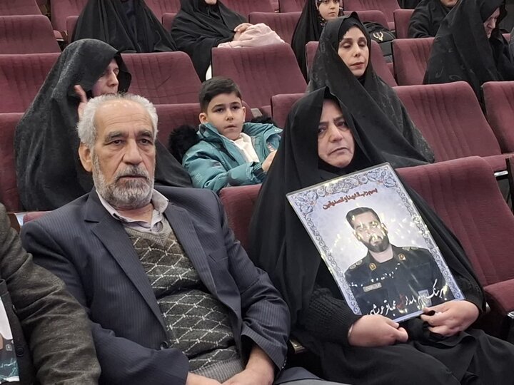 تصاویر/ویژه برنامه«شاهرگ عزت»به مناسبت سالگرد شهادت حاج قاسم سلیمانی و ابومهدی المندس درکاشان