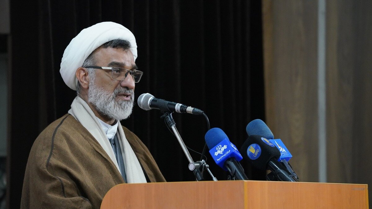 پژوهشگران معارف اسلامی حلقه اتصال علم و حکمرانی کشور هستند