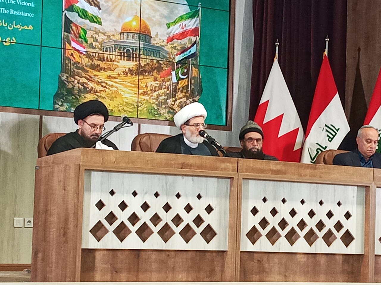 جبهه مقاومت با اقتدار تا تحقق وعده الهی پیش می‌رود/ مکتب شهید سلیمانی، ستون فکری مقاومت اسلامی است