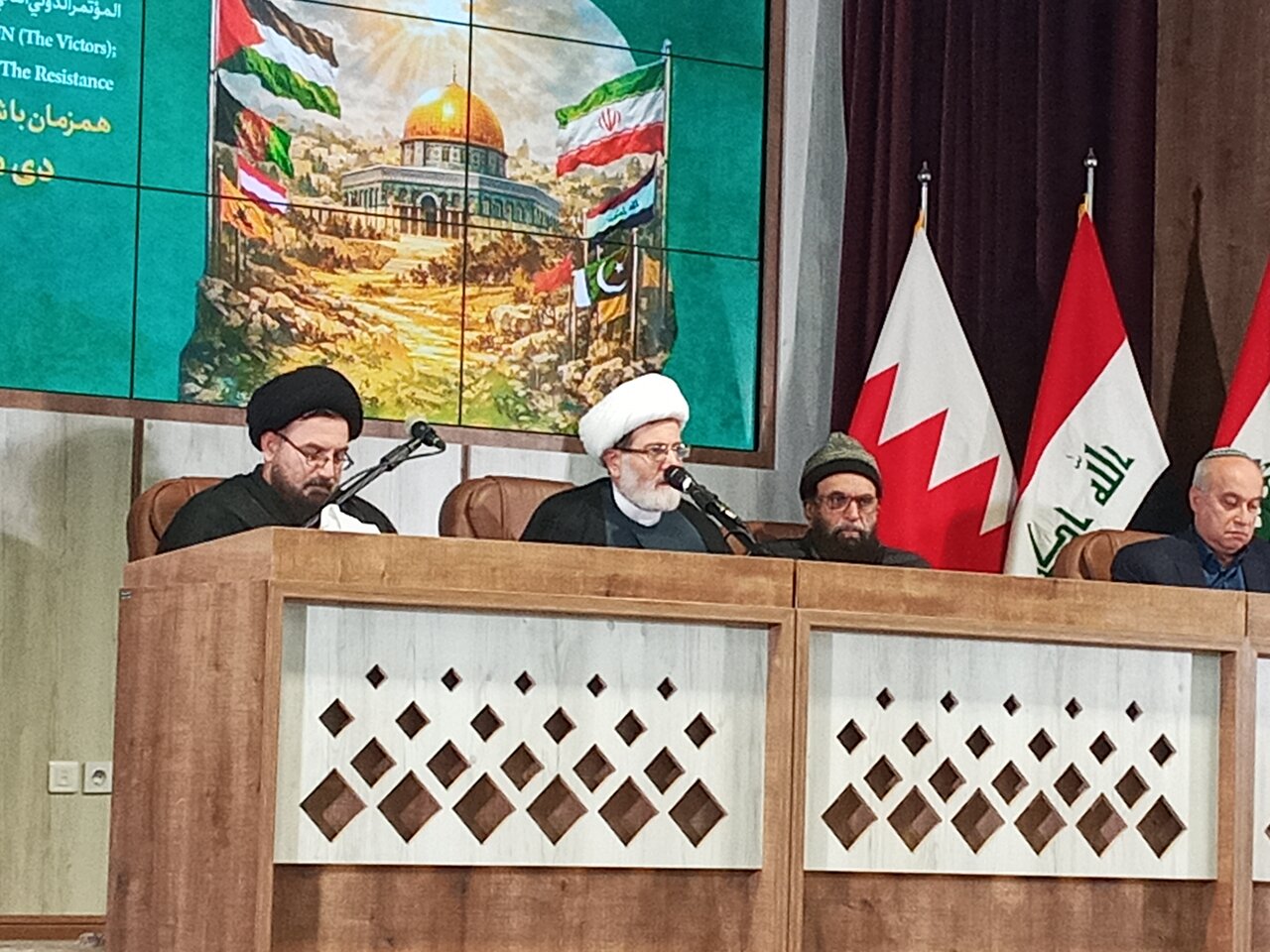 جبهه مقاومت با اقتدار تا تحقق وعده الهی پیش می‌رود/ مکتب شهید سلیمانی، ستون فکری مقاومت اسلامی است