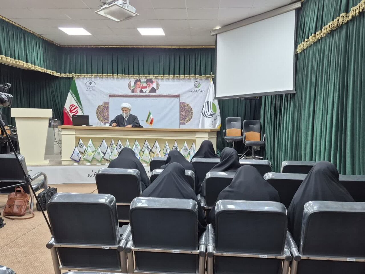 Qadınlar İslam sivilizasiyasının quruculuğunda inqilabın əsasıdır