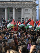 اٹلی میں فلسطین کی حمایت میں بڑے پیمانے پر مارچ اور مظاہرے