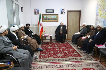 تصاویر/ نشست کادر معاونت تهذیب حوزه علمیه خوزستان با مدیر حوزه علمیه خوزستان