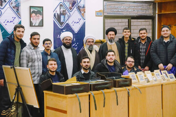 بازدید دانشجویان دانشگاه امام صادق(ع) از  نمایشگاه آثار مرحوم آیت الله یزدی