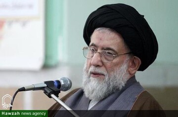 آیت‌الله شفیعی عمر خویش را در مسیر علم و ترویج معارف اهل بیت (ع) سپری کرد