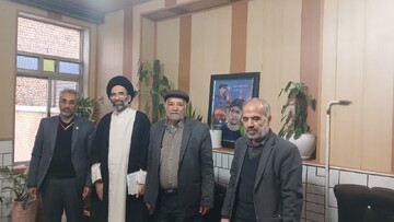 دیدار امام جمعه کاشان با تعدادی از خانواده‌های شهدا + عکس
