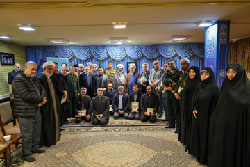 تصاویر/ جلسه سیاست گذاری و برنامه ریزی بزرگداشت ایام الله دهه فجر در تبریز