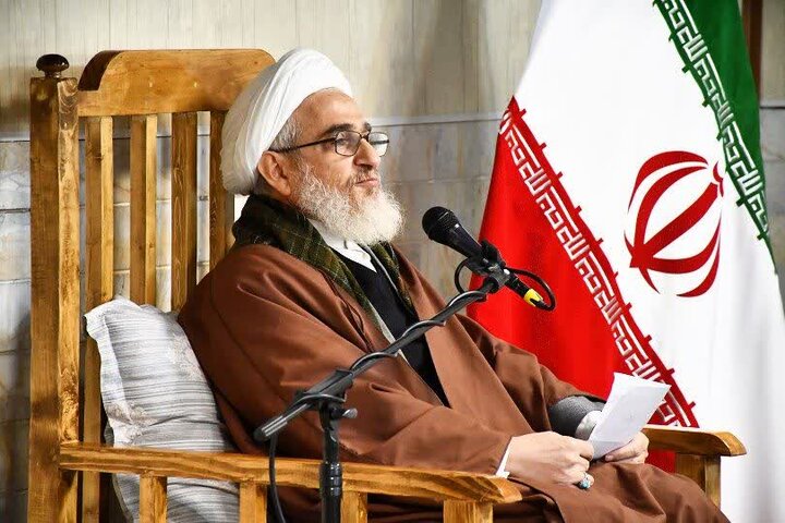 تصاویر/ سلسله نشست های تفسیر قرآن کریم در خوی