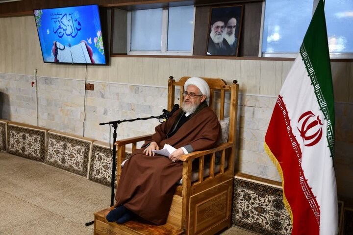 تصاویر/ سلسله نشست های تفسیر قرآن کریم در خوی