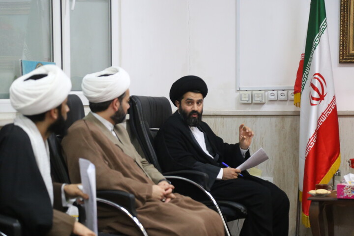 تصاویر/نشست کادر معاونت تهذیب حوزه علمیه خوزستان با مدیر حوزه علمیه خوزستان