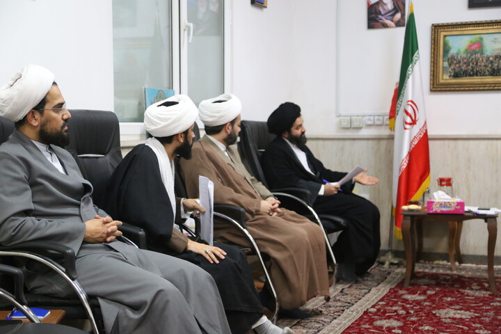 تصاویر/نشست کادر معاونت تهذیب حوزه علمیه خوزستان با مدیر حوزه علمیه خوزستان
