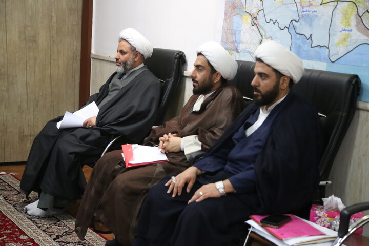 تصاویر/نشست کادر معاونت تهذیب حوزه علمیه خوزستان با مدیر حوزه علمیه خوزستان