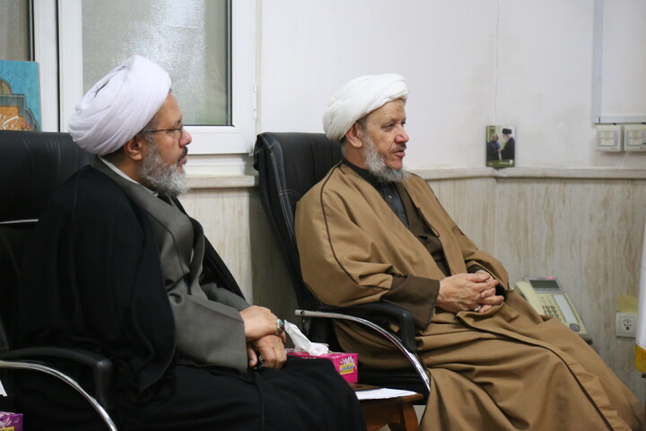 تصاویر/نشست امام جمعه شهرستان باوی با مدیر حوزه علمیه خوزستان