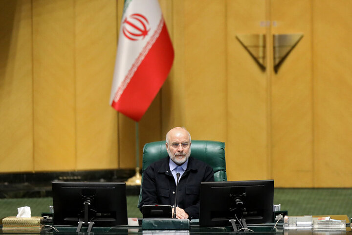 معیشت مردم، کارمندان و کارگران از اولویت های مجلس است