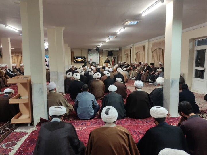 مراسم بزرگداشت آیت الله مصباح یزدی (ره) در مدرسه علمیه ولیعصر(عج)تبریز