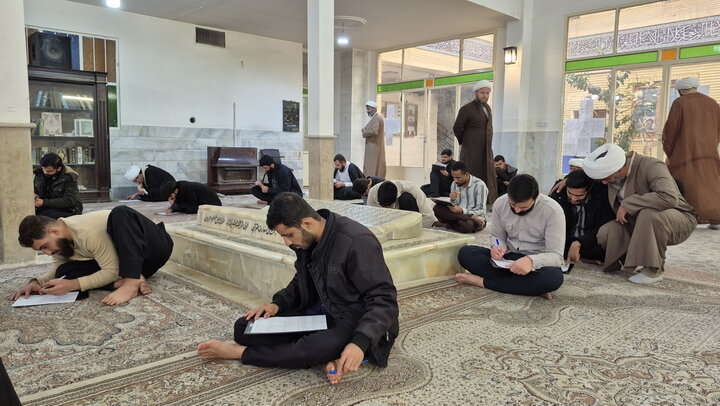 تصاویر/ امتحانات پایان ترم اول سال تحصیلی ۱۴۰۵ - ۱۴۰۴ طلاب مدرسه علمیه باب‌العلم اسلامی آیت‌الله اعتمادی کاشان