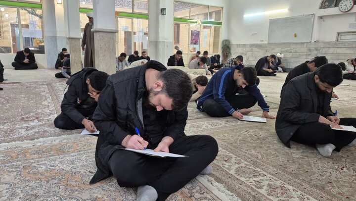 تصاویر/ امتحانات پایان ترم اول سال تحصیلی ۱۴۰۵ - ۱۴۰۴ طلاب مدرسه علمیه باب‌العلم اسلامی آیت‌الله اعتمادی کاشان