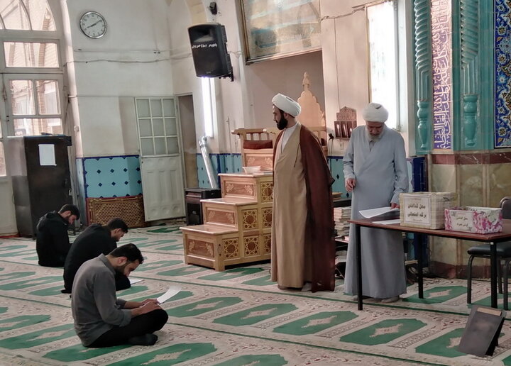 تصاویر/ امتحانات پایان ترم اول طلاب مدرسه علمیه آیت‌الله مدنی کاشانی(ره)