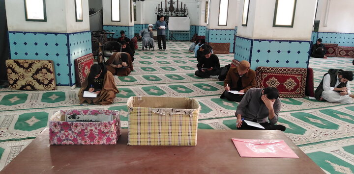 تصاویر/ امتحانات پایان ترم اول طلاب مدرسه علمیه آیت‌الله مدنی کاشانی(ره)