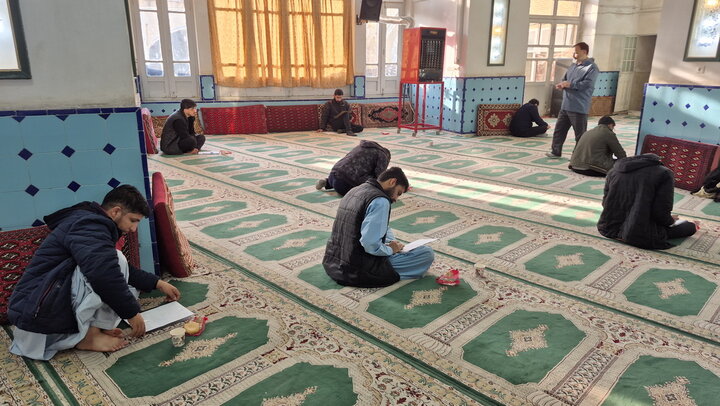 تصاویر/ امتحانات پایان ترم اول طلاب مدرسه علمیه آیت‌الله مدنی کاشانی(ره)