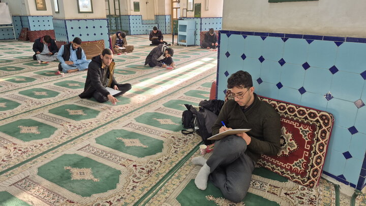 تصاویر/ امتحانات پایان ترم اول طلاب مدرسه علمیه آیت‌الله مدنی کاشانی(ره)