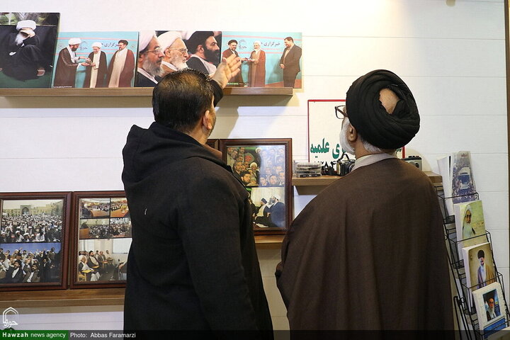 رئيس مجمع علماء أهل البيت (عليهم السلام) والمشرف الأعلى لجامعة الإمام الرضا (عليه السلام) في باكستان يزور "وكالة أنباء الحوزة"