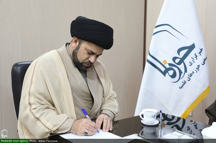 رئيس مجمع علماء أهل البيت (عليهم السلام) والمشرف الأعلى لجامعة الإمام الرضا (عليه السلام) في باكستان يزور "وكالة أنباء الحوزة"