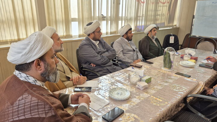 تصاویر/ نشست‌ تخصصی ساماندهی فرآیند ثبت‌نام طلاب کاشان با حضور حجت‌‌الاسلام عینی مدیر پذیرش حوزه‌های علمیه کشور