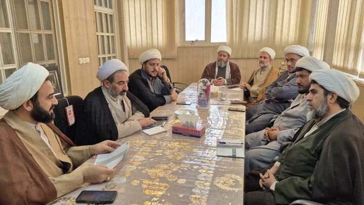 تصاویر/ نشست‌ تخصصی ساماندهی فرآیند ثبت‌نام طلاب کاشان با حضور حجت‌‌الاسلام عینی مدیر پذیرش حوزه‌های علمیه کشور