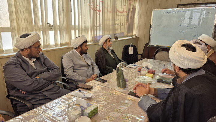 تصاویر/ نشست‌ تخصصی ساماندهی فرآیند ثبت‌نام طلاب کاشان با حضور حجت‌‌الاسلام عینی مدیر پذیرش حوزه‌های علمیه کشور