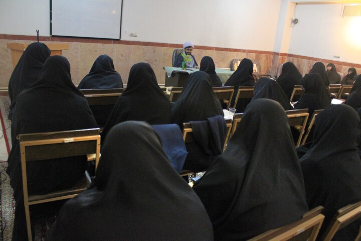 تصاویر/ نشست تخصصی مبلغات اعتکاف شهر کرمان