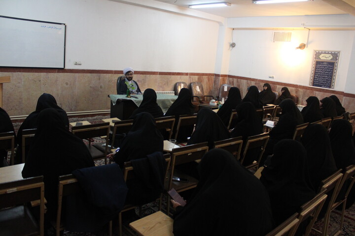 تصاویر/ نشست تخصصی مبلغات اعتکاف شهر کرمان