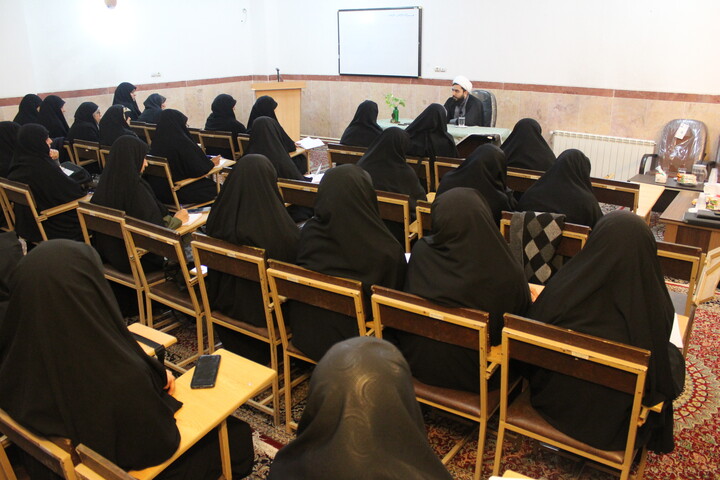 تصاویر/ نشست تخصصی مبلغات اعتکاف شهر کرمان