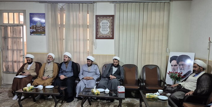 تصاویر/ نشست مدیران آموزش مدارس علمیه کاشان با حضور مدیر پذیرش حوزه‌های علمیه کشور