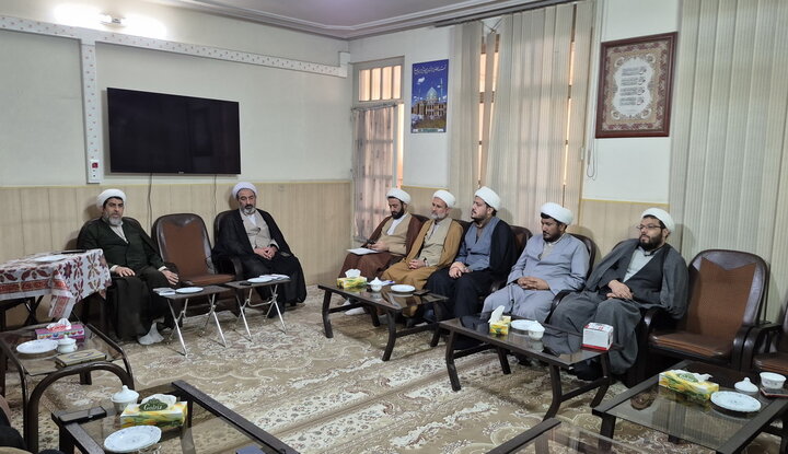 تصاویر/ نشست مدیران آموزش مدارس علمیه کاشان با حضور مدیر پذیرش حوزه‌های علمیه کشور