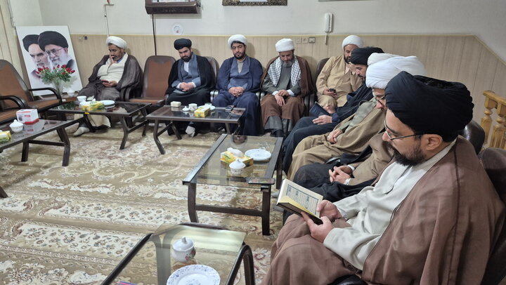 تصاویر/ نشست مدیران آموزش مدارس علمیه کاشان با حضور مدیر پذیرش حوزه‌های علمیه کشور