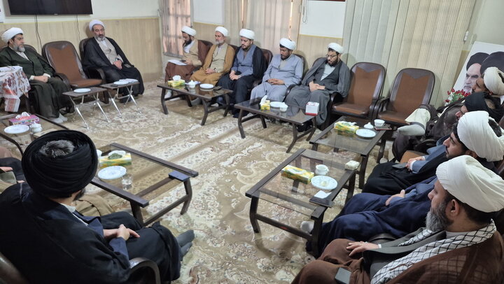 تصاویر/ نشست مدیران آموزش مدارس علمیه کاشان با حضور مدیر پذیرش حوزه‌های علمیه کشور