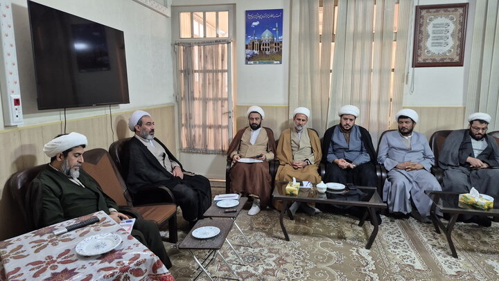 تصاویر/ نشست مدیران آموزش مدارس علمیه کاشان با حضور مدیر پذیرش حوزه‌های علمیه کشور